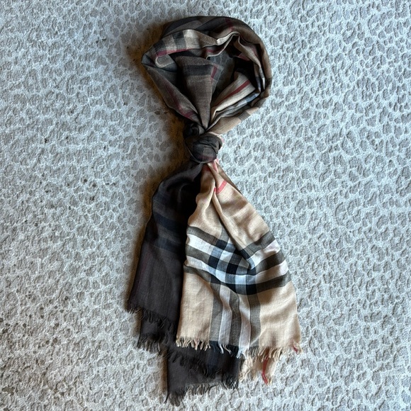Burberry Rare Two Toned Ombre Brown & Tan Plaid Check Large Scarf - Picture 4 of 7